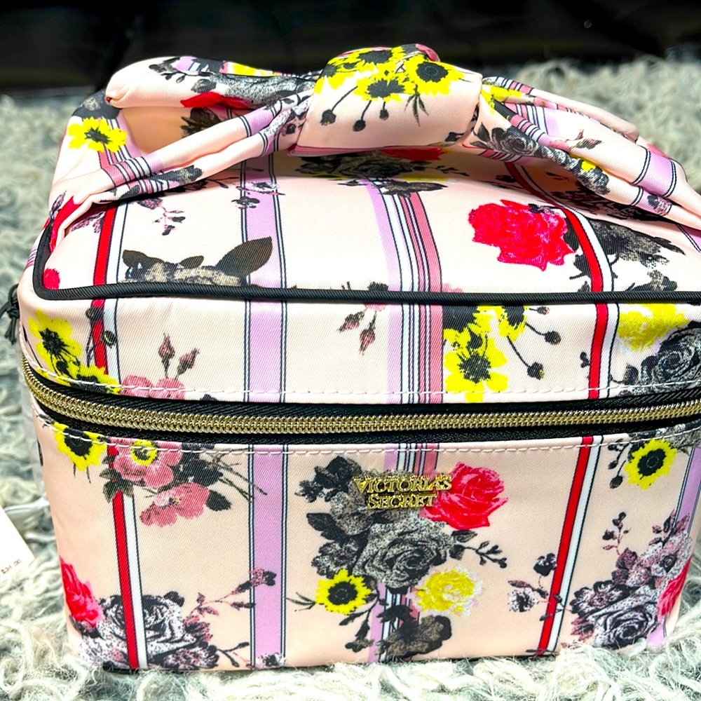 Cosmetic Bag❤️❤️❤️💕💕💕😍😍😍💃🏽💃🏽💃🏽💃🏽